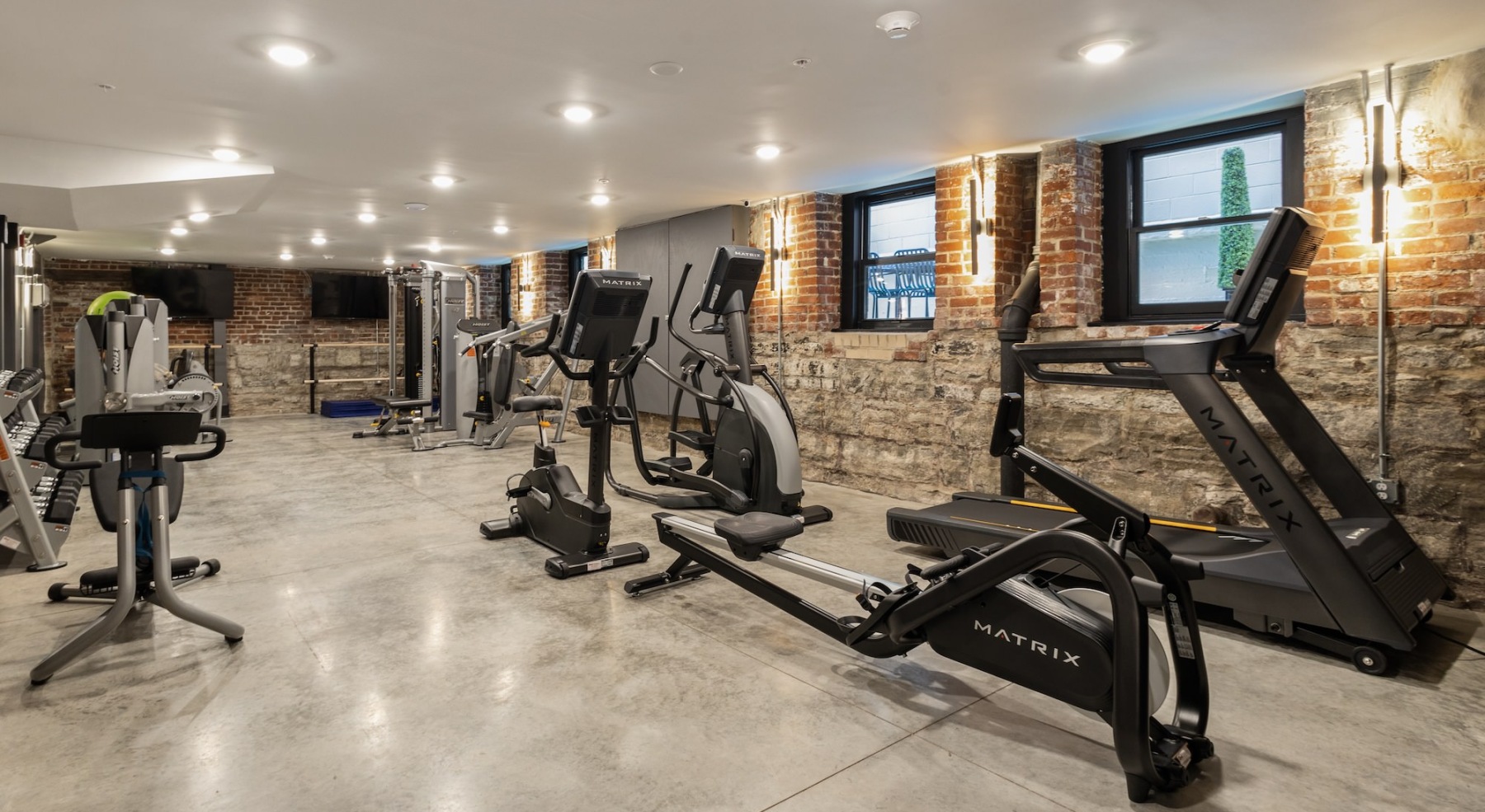 Open and well-lit fitness center