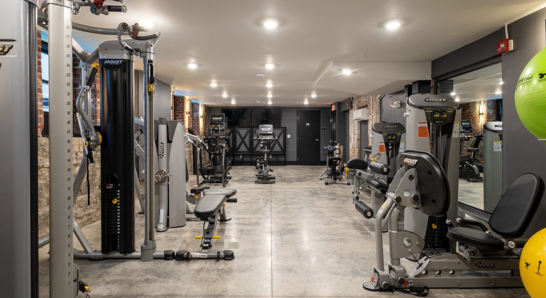 Open and well-lit fitness center